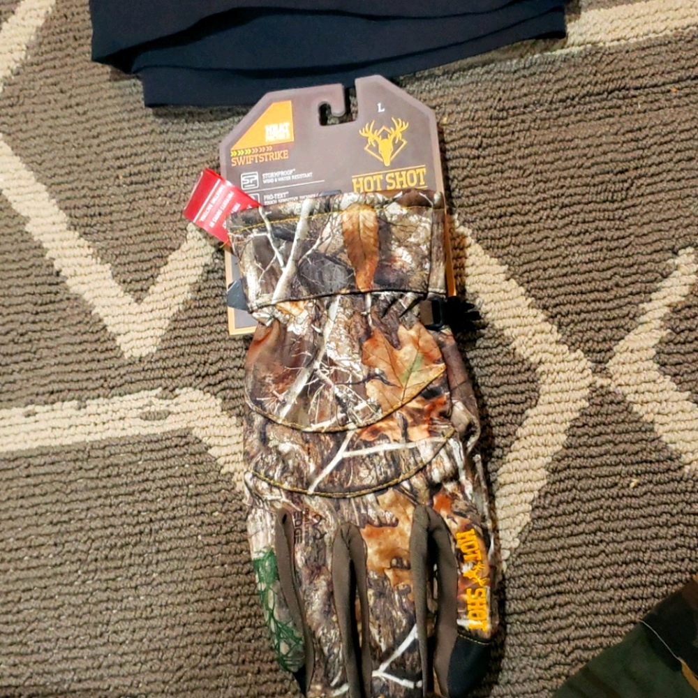 Hanging gloves